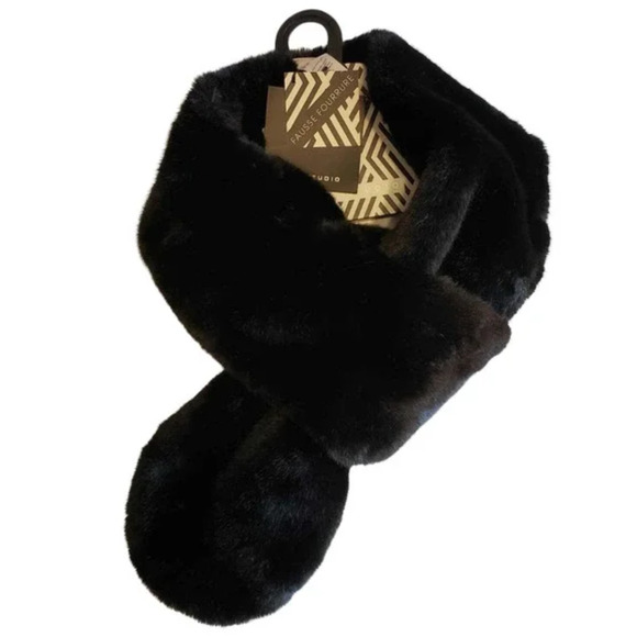 Max Studio Accessories - MAX STUDIO Faux Fur Pull Through Scarf Black Silky Soft Plush Warm NEW